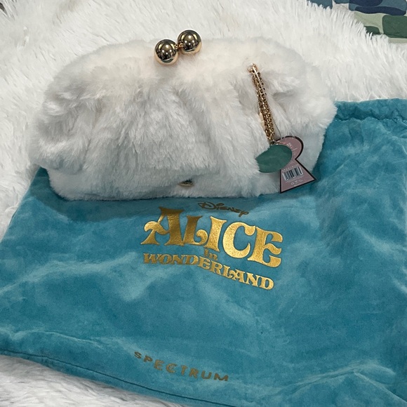 Disney White and Gold Fur Accessory